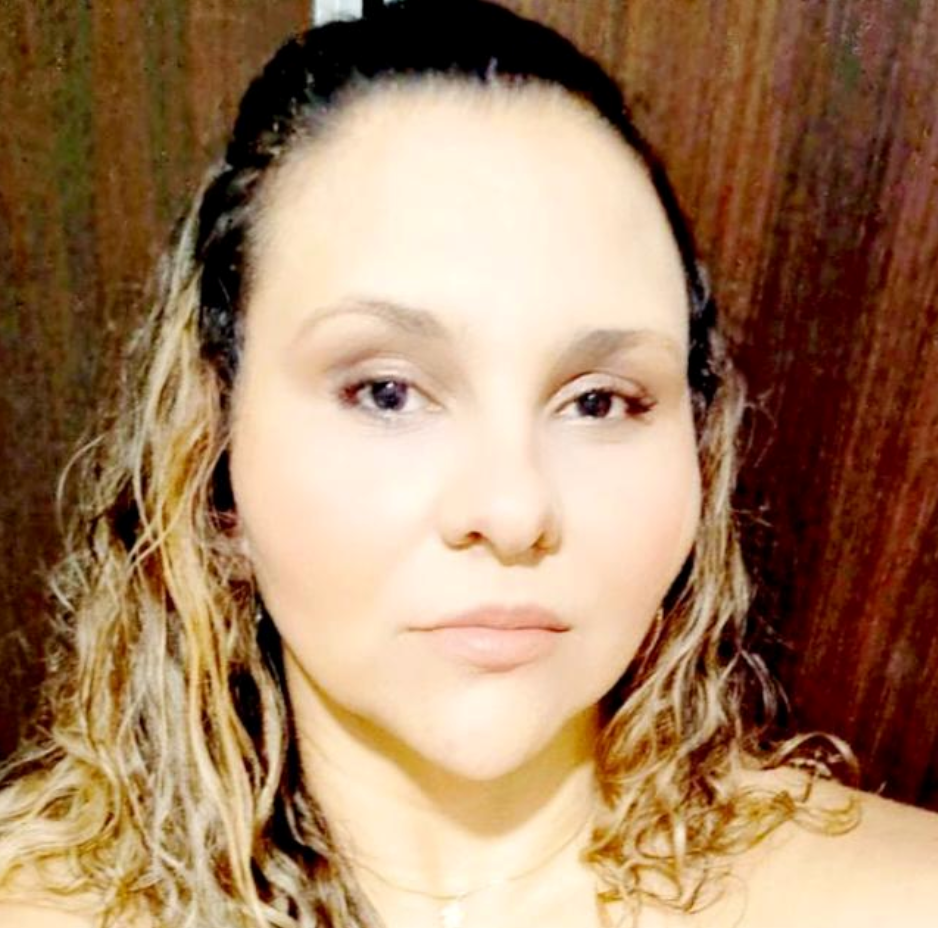 Luciana Carla Siqueira Lourencini